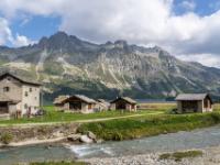 Der Weiler Isola am Bach Aua da Fedoz